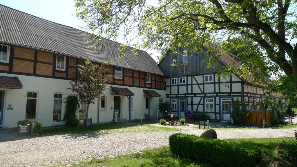 Landhotel Markthof Satemin Вустров Екстериор снимка